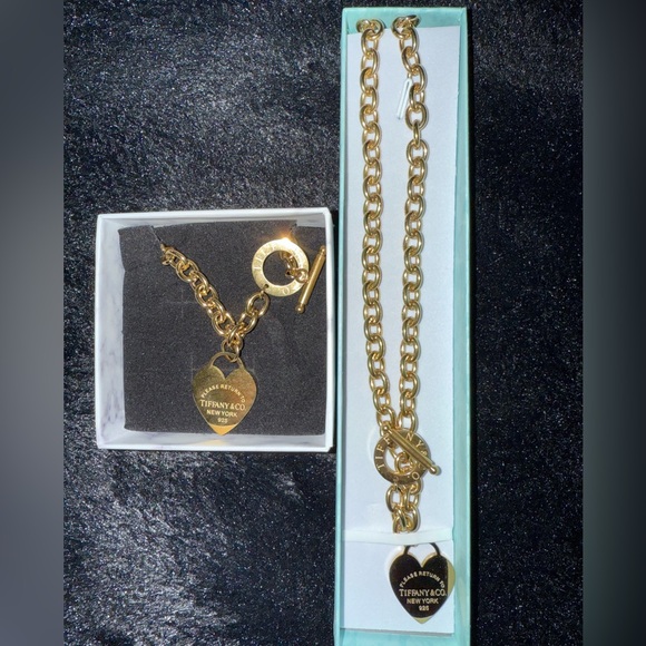 Engraved Gold Heart Tag Bracelet and necklace set - Picture 2 of 9